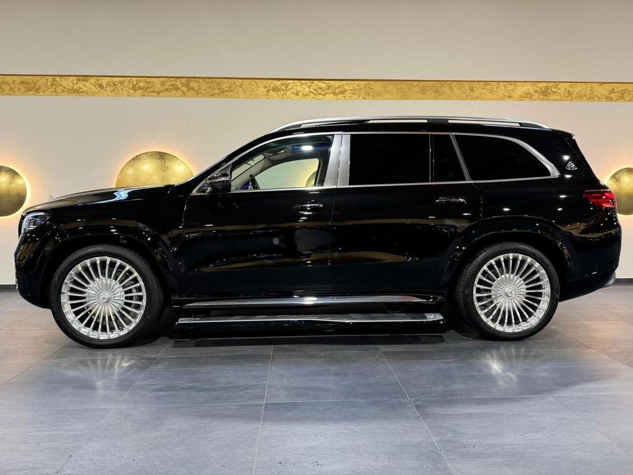 Mercedes Maybach GLS600 Maybach 4.0L Twin-Turbo Charged V8 Engine With V8 Spark Ignition Engine M177 - AMG Petrol / Germany Specs