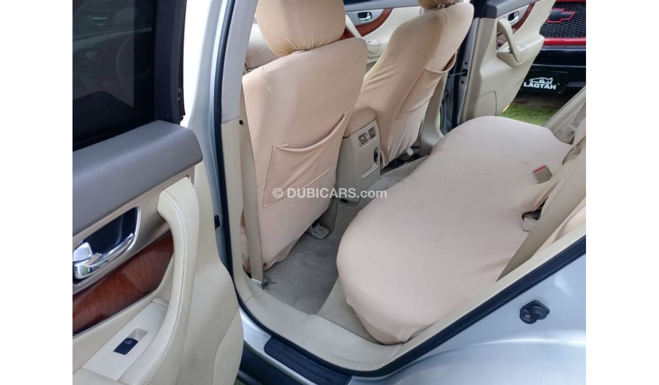 إنفينيتي FX50 موديل 2009 خليجى صبغ وكالة رقم واحد فتحة جلد مثبت حساسات رنجات مثبت كاميرا لاتحتاج الى أى مصاريف