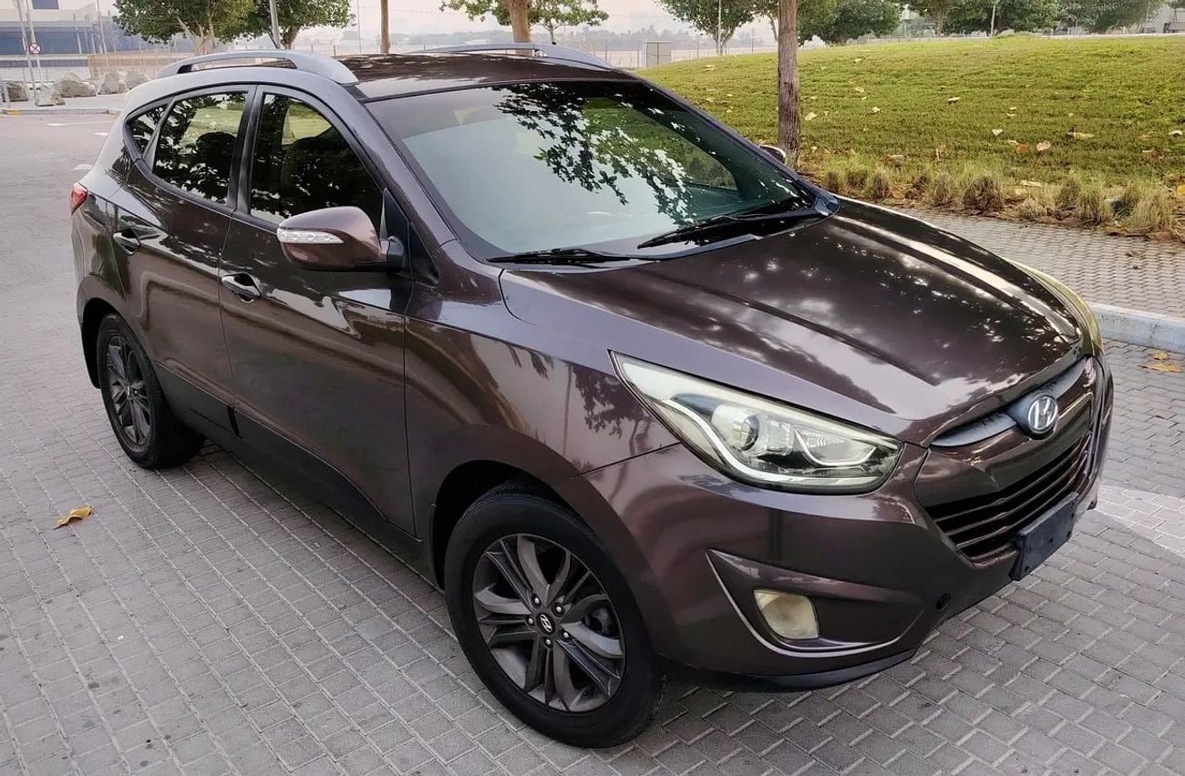 هيونداي توسون Comfort GCC Specs 4WD Premium Condition Low KM Compact SUV