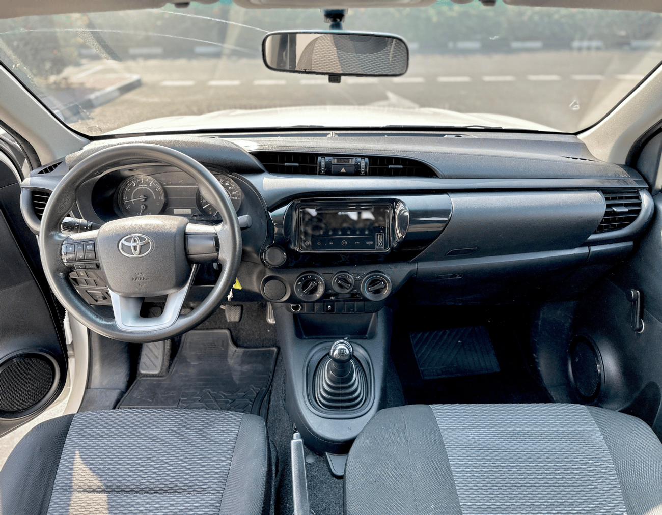 Toyota Hilux 2.7L Double Cab GL M/T (4x2)