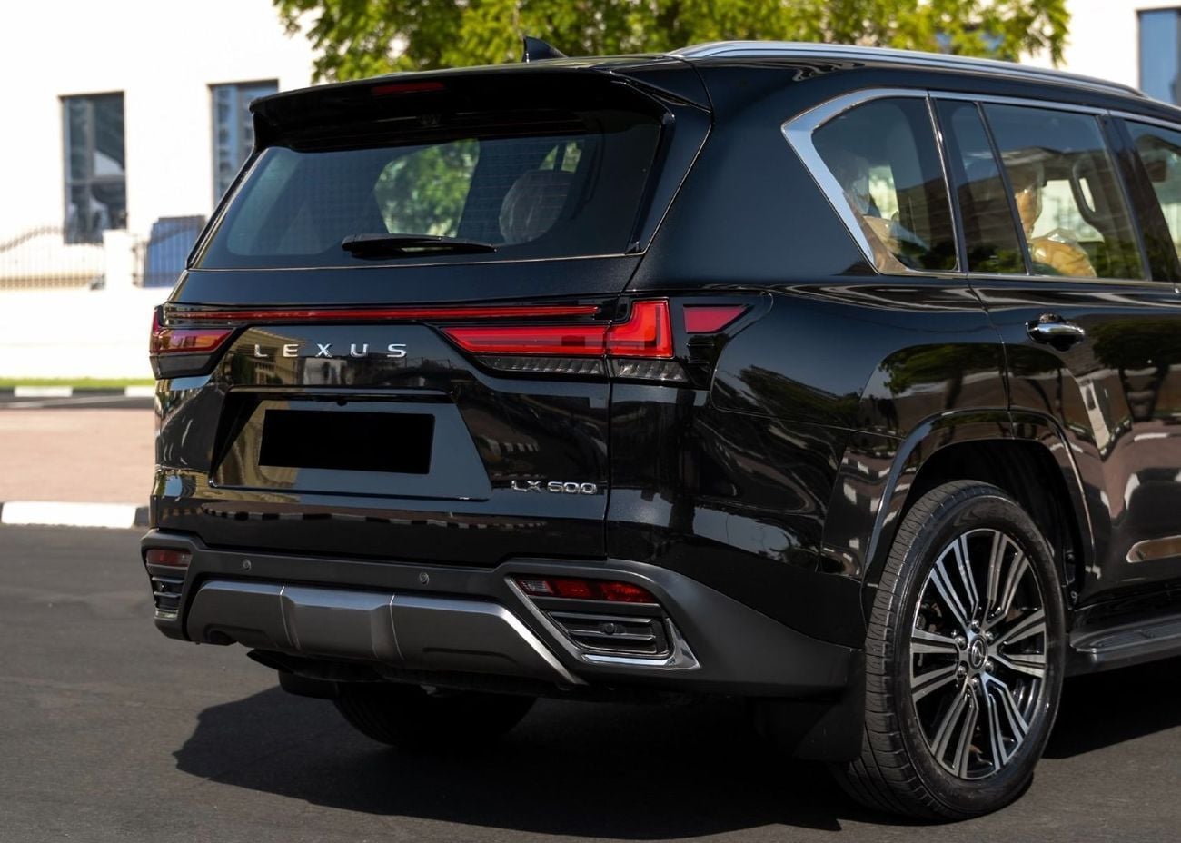 لكزس LX 600 SIGNATURE with Mark Levinson / Black in Tan / 22inch Rims