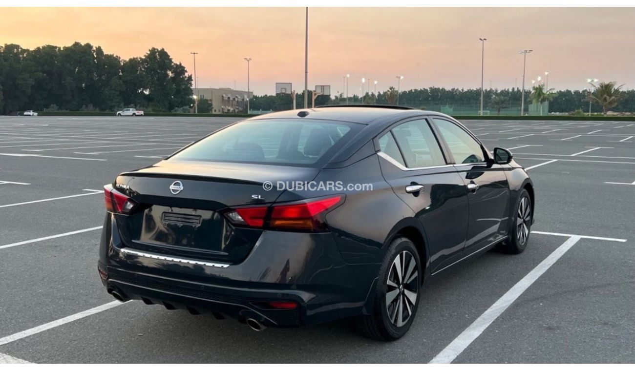 Used Nissan Altima SL 1400 km only 2022 for sale in Sharjah - 692157