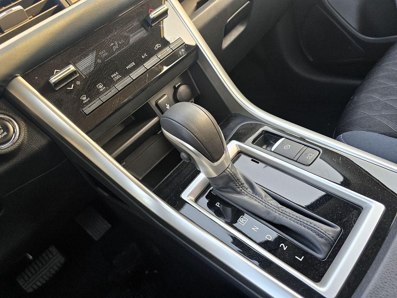 Mitsubishi Xpander Cross Mitsubishi Xpander Cross P1 line 1.5L SUV FWD Gcc Dark Grey 2025 Model