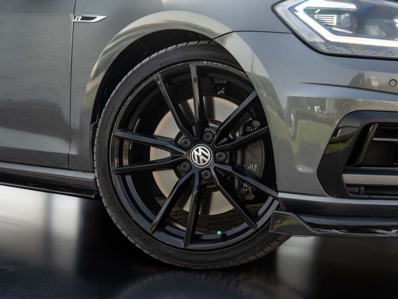 Volkswagen Golf R SPORT