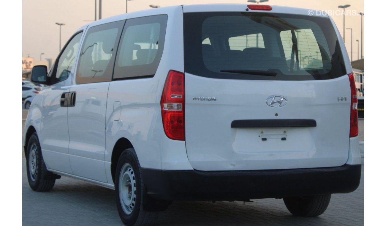 Hyundai H-1 Std Hyundai H1 2016 GCC in excellent condition without accidents