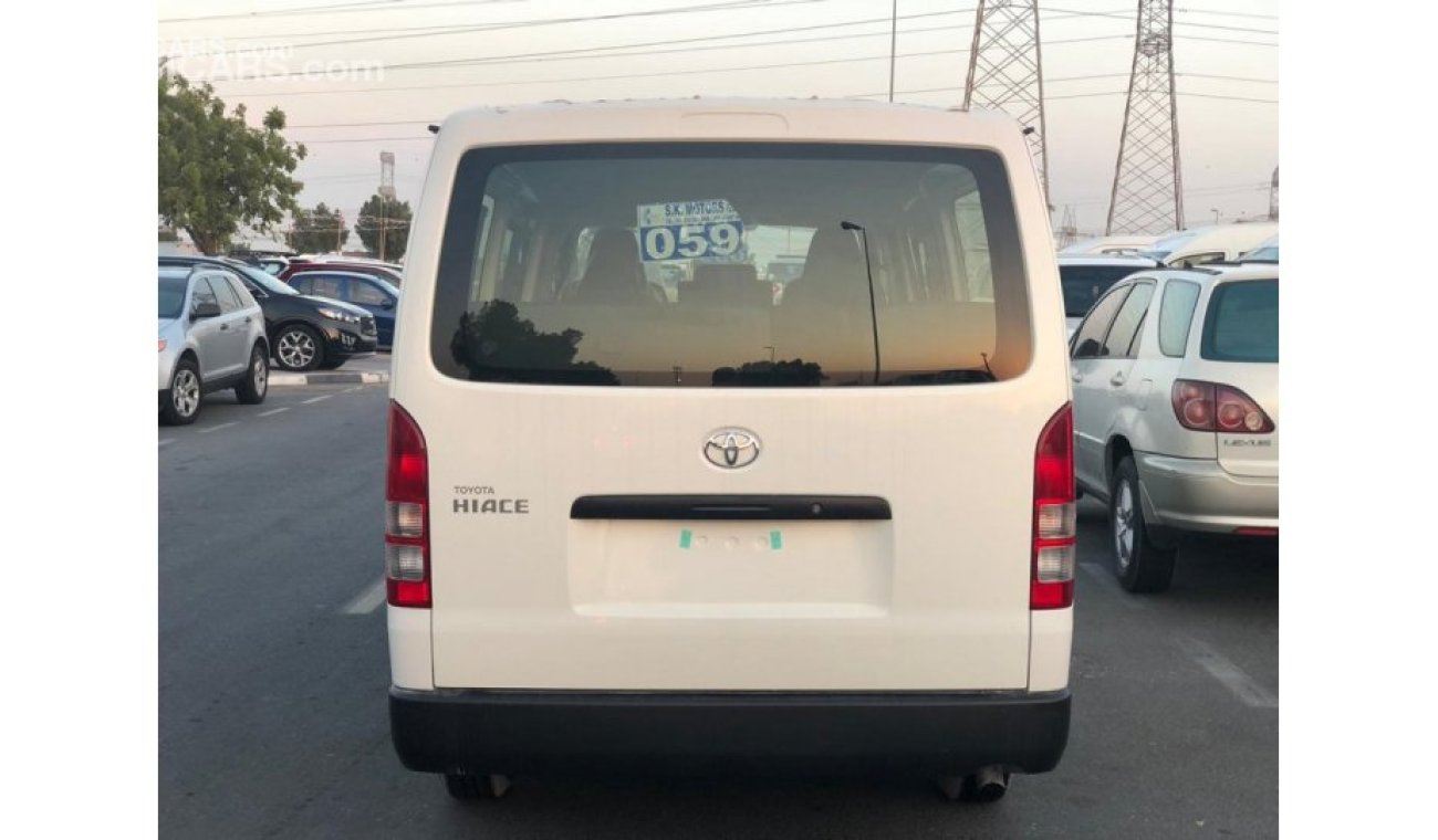 Toyota Hiace PETROL,2.7L,V4,15 SEATS,STANDARD ROOF (CODE # THW2021)