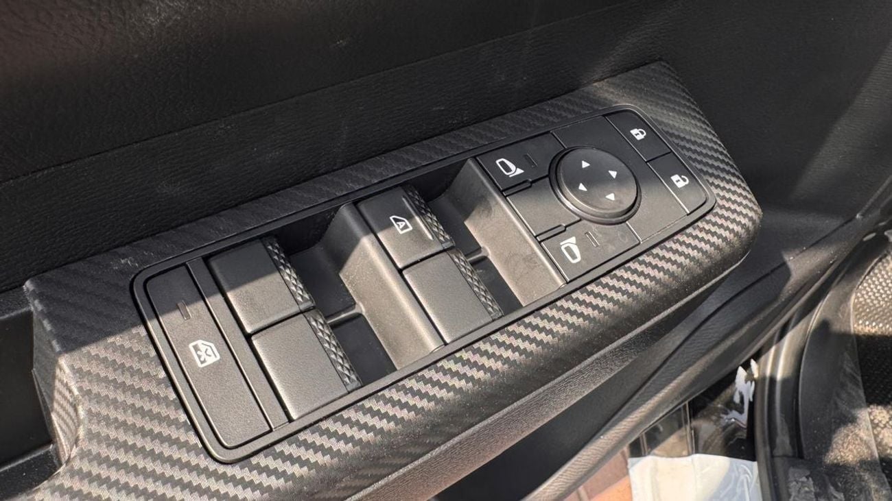 Mitsubishi L200 2.4L PETROL 4X4 | DCABIN | 5 MT | MID-LINE