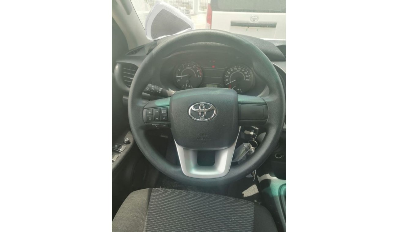 Toyota Hilux 2.7   petrol  4x4