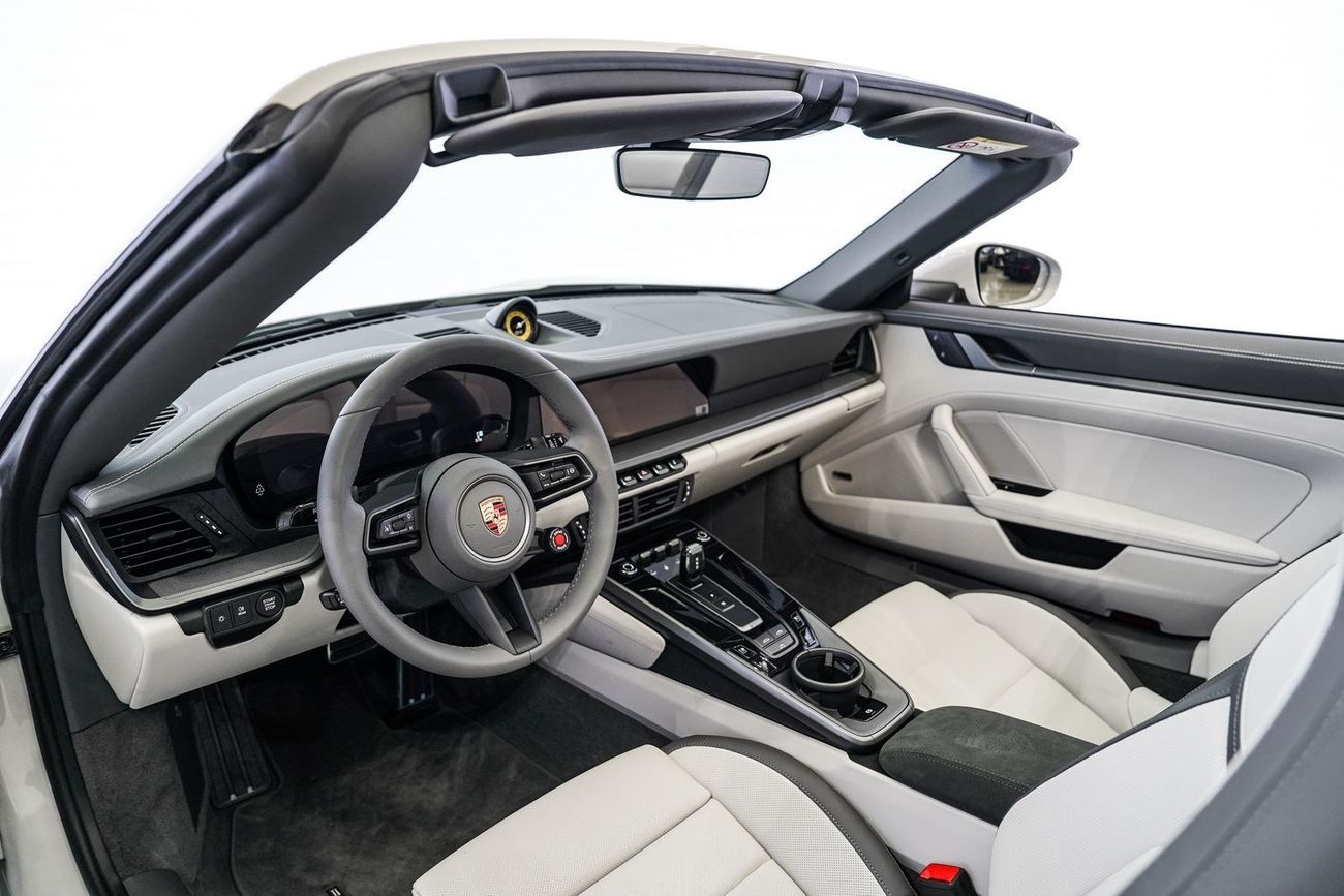 بورش 911 Carrera 3.0L (380 HP) Convertible