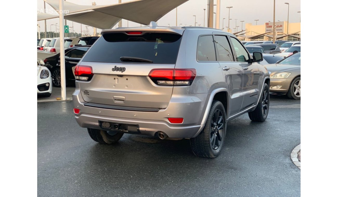 Jeep Grand Cherokee Jeep Grand Cherokee_2018_Excellent_Condihion