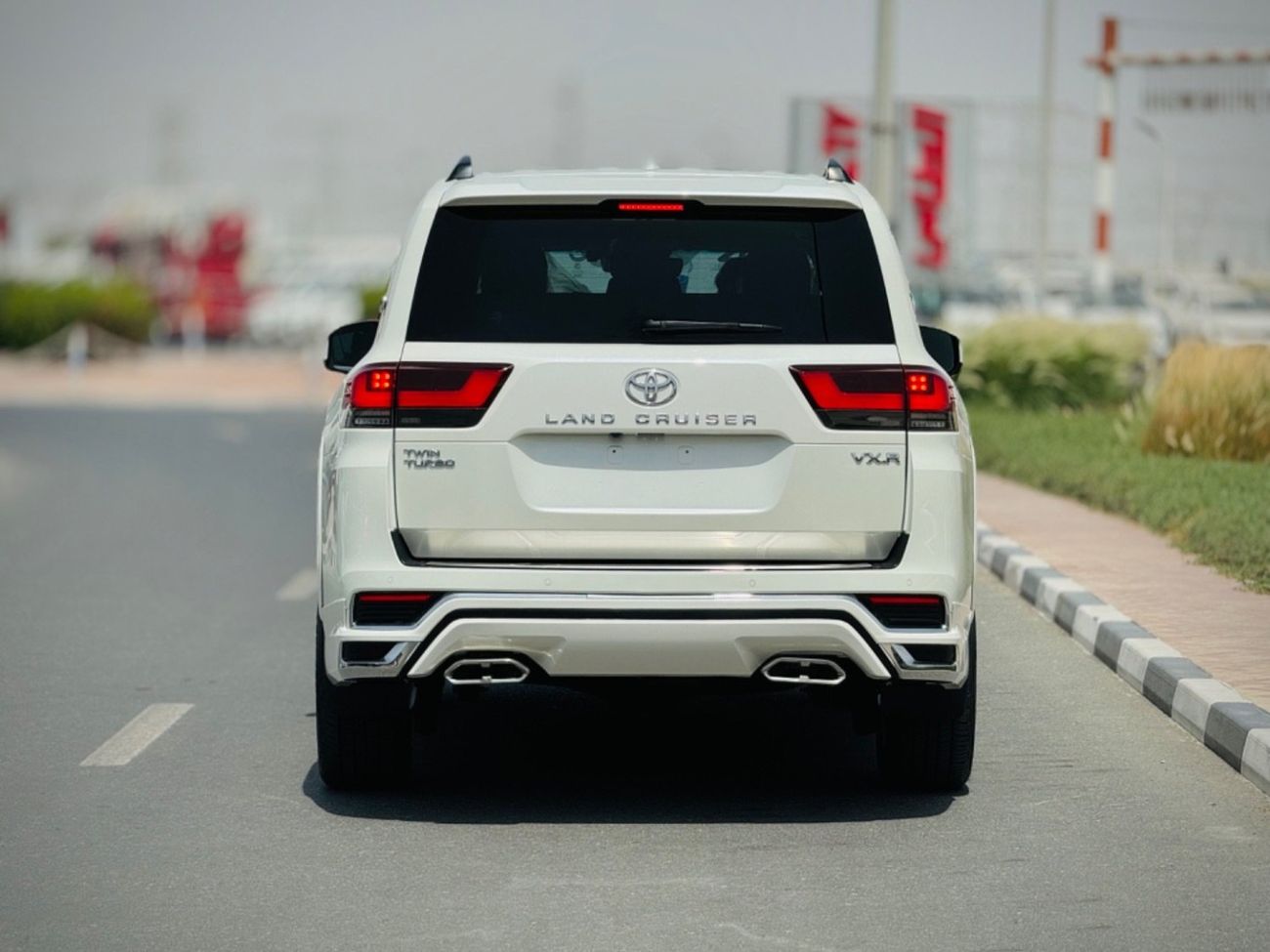 تويوتا لاند كروزر TOYOTA LAND CRUISER VXR TWIN-TURBO RIGHT HAND DRIVE DIESEL