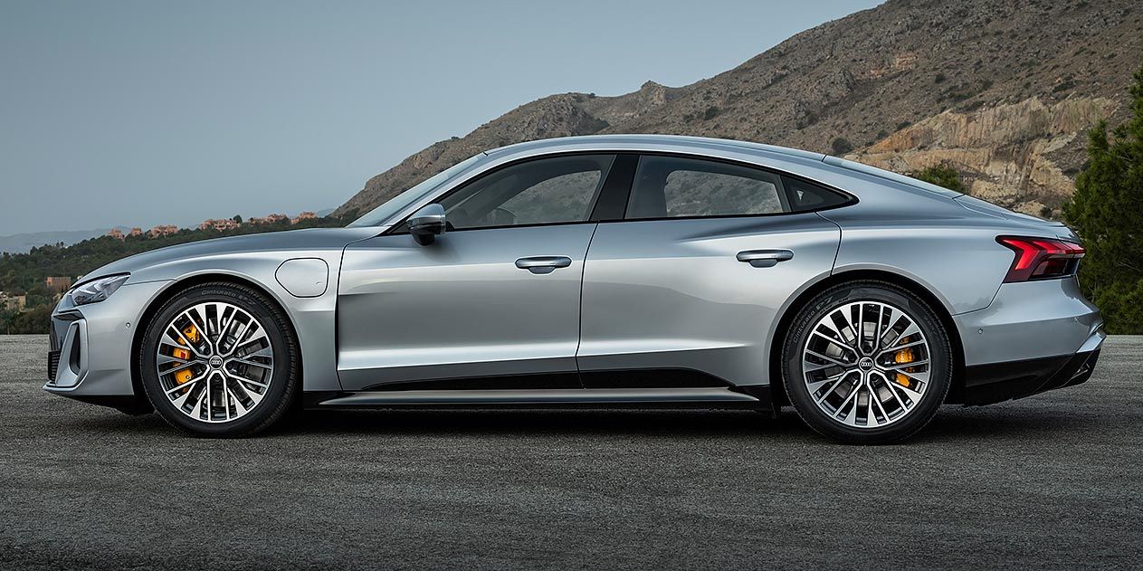 أودي إي ترون جي تي exterior - Side Profile