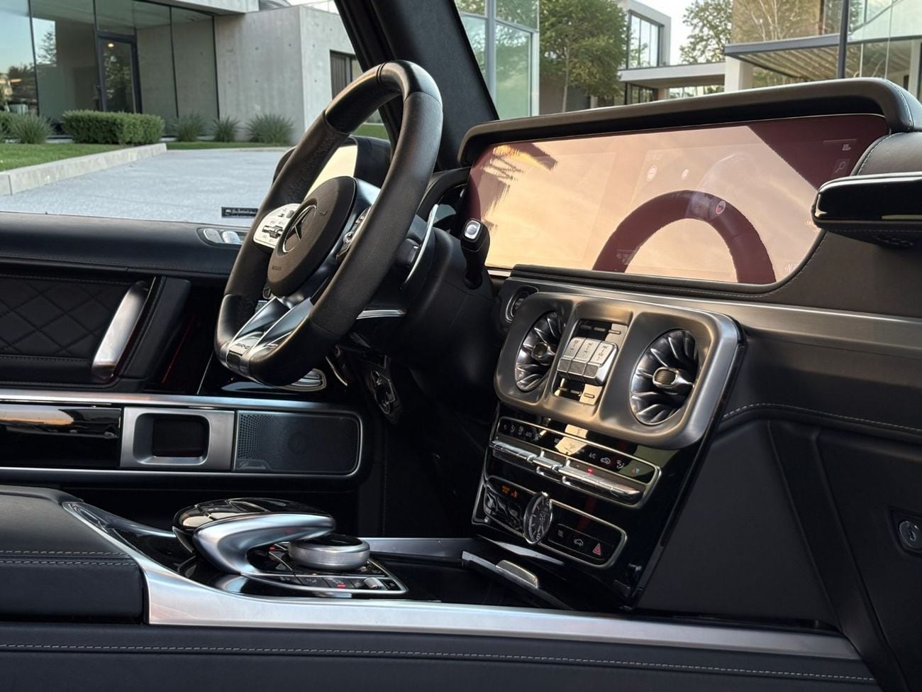 Mercedes Benz G63 AMG 4MATIC SUV AED 8,960 P.M | 0% DOWN PAYMENT | MERCEDES-BENZ G63 AMG | 4.0L V8 BITURBO | 2022