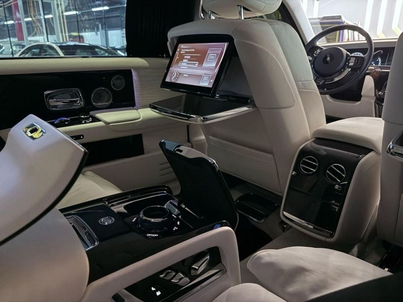 رولز رويس فانتوم EWB 6.8L 2022 Rolls-Royce Phantom EWB-Mint Condition-Warranty and Service contracts available