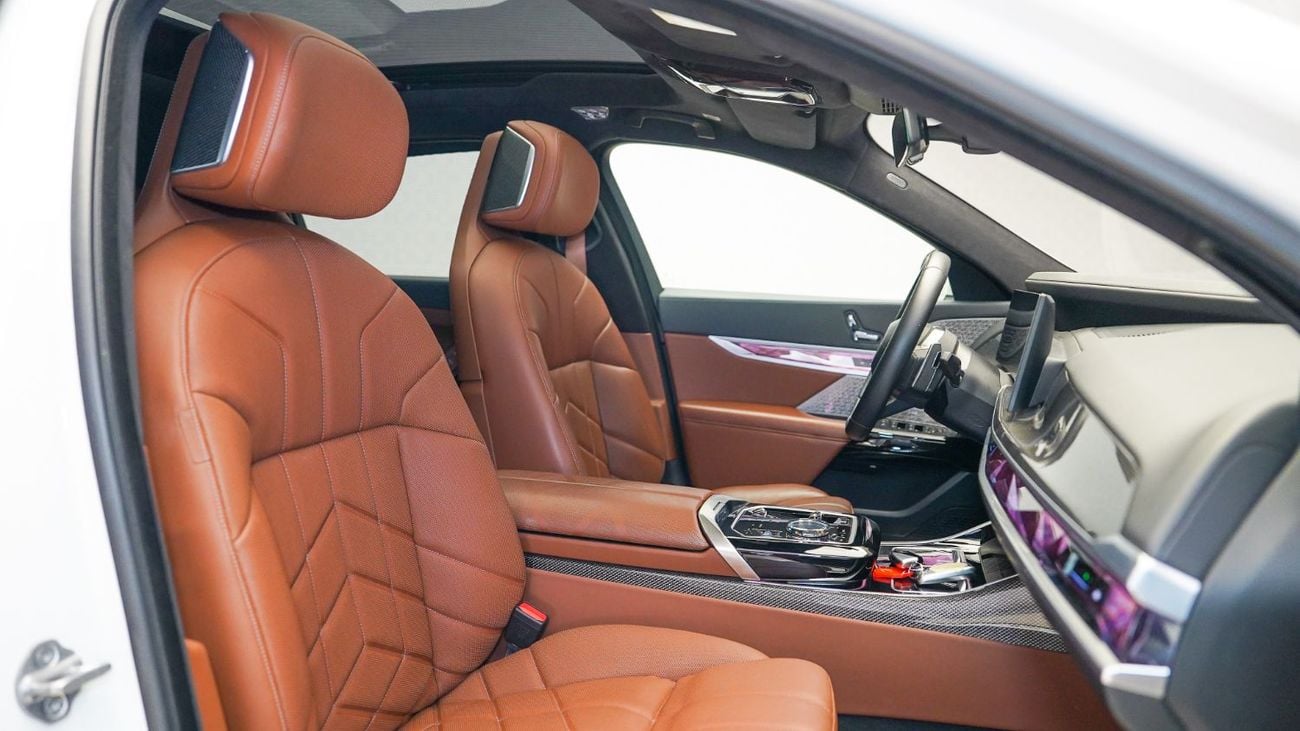 BMW 740i M Sport Individual | AED 4,807 PM | Warranty, Service July 2028, High Option | Special Offer