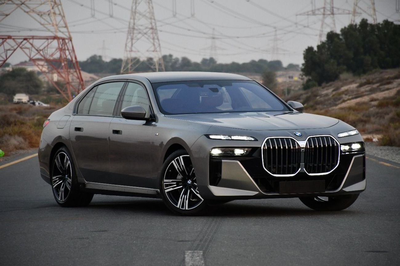 بي أم دبليو 735i BMW 735I M KIT 2026 GCC