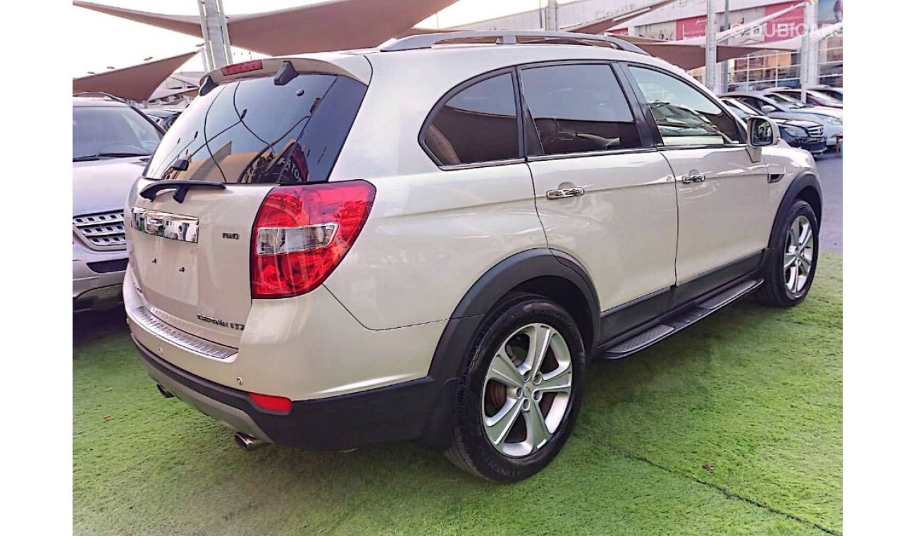 Chevrolet Captiva Chevrolet Captiva model 2012 gulf white color number one leather alloy wheels sensors in excellent c