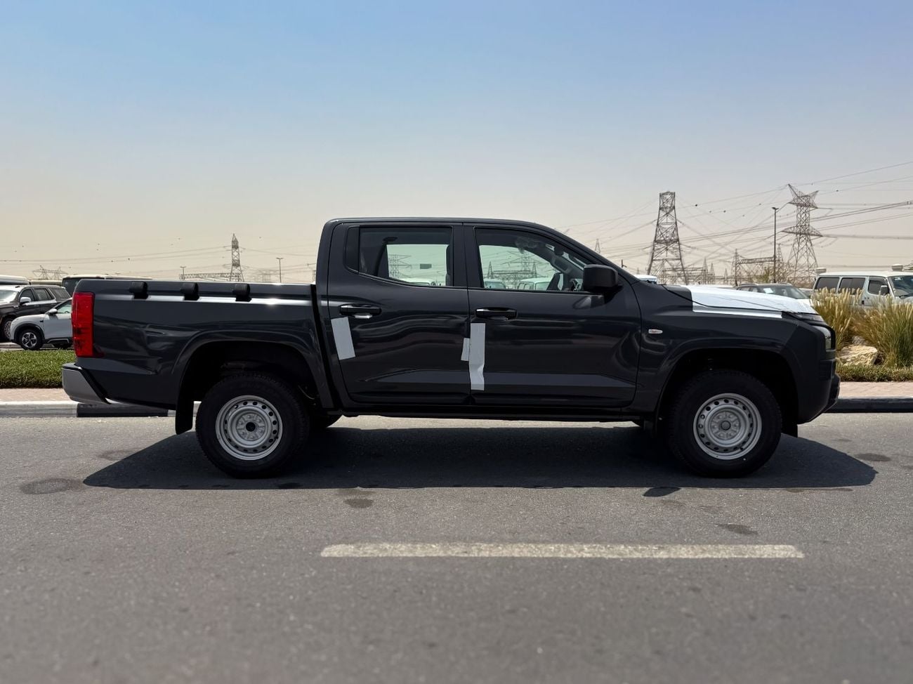ميتسوبيشي L200 2027 GL | Mid-Line 2.4L Petrol 4x4 MT | DC Pickup | Brand New | EXPORT