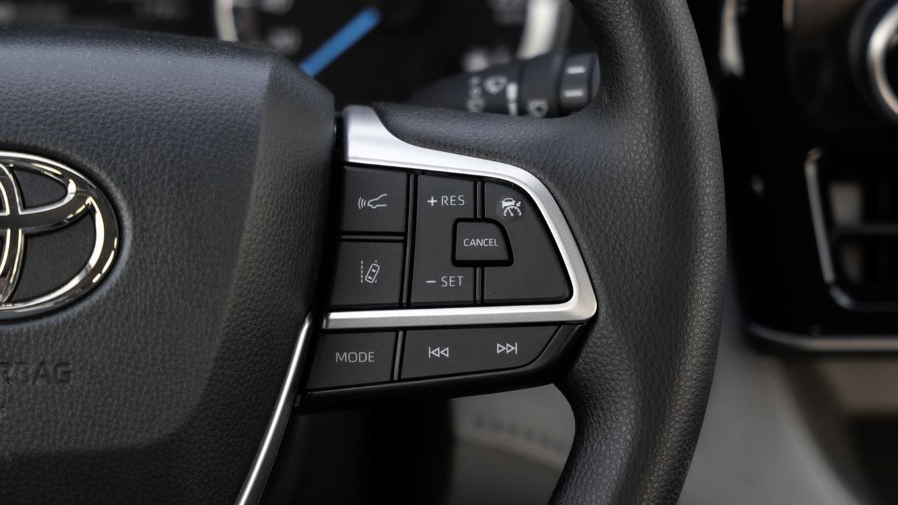 لكزس LX 700h 2026 Lexus LX700h Signature 3.5L AT Hybrid 7Seats (Black-Red)