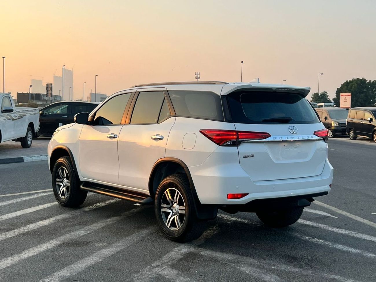 Toyota Fortuner 2025 Toyota Fortuner 2.7L V4 - AWD 4x4 - Rear Sensor - Gcc Specs - 27000 km