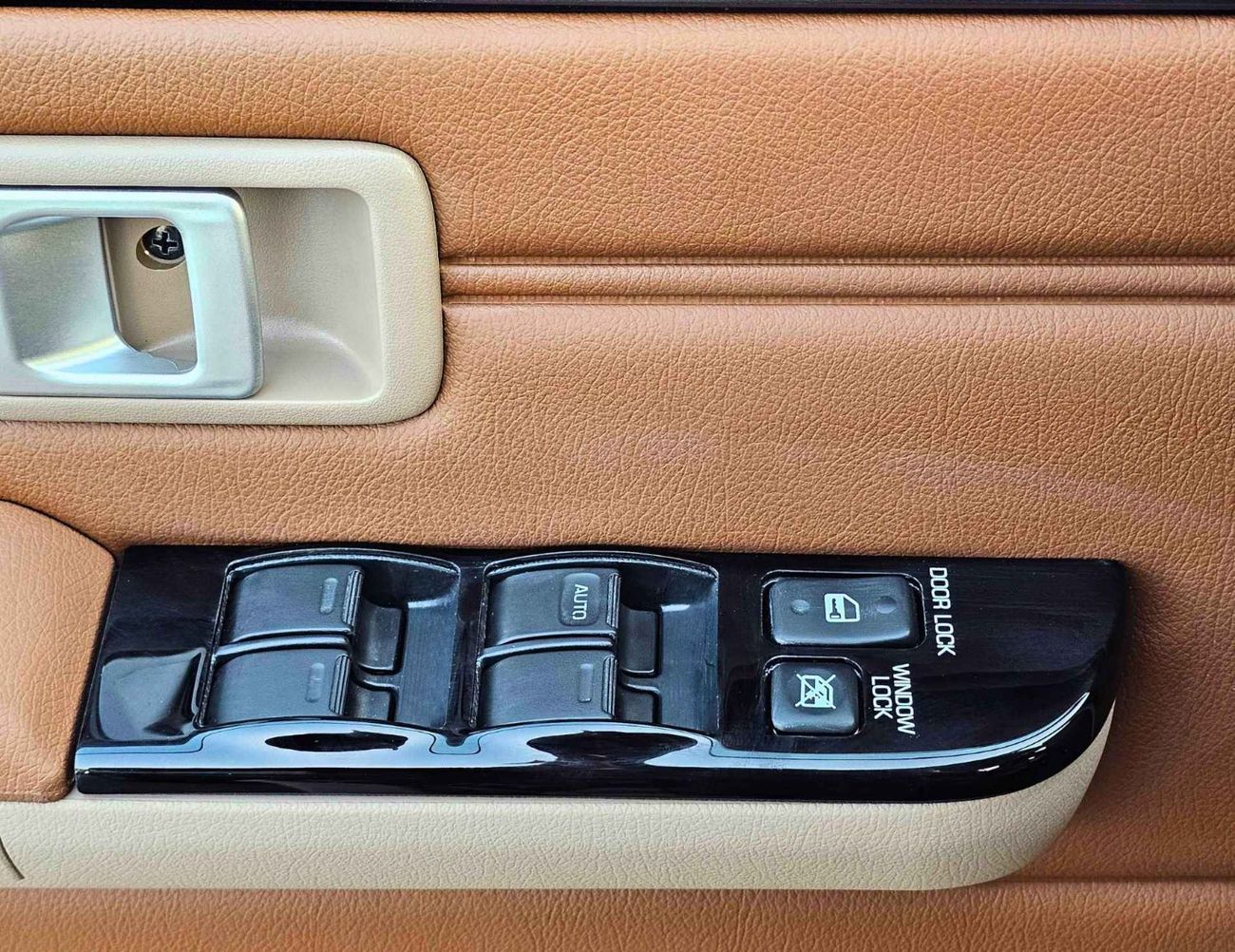 تويوتا لاند كروزر بيك آب LX-Z1 LC79 / DOUBLE CABIN AUTOMATIC / 2.8L DIESEL V4 4WD / LETAHER WITH REAR CAMERA / (CODE # LX-Z1)