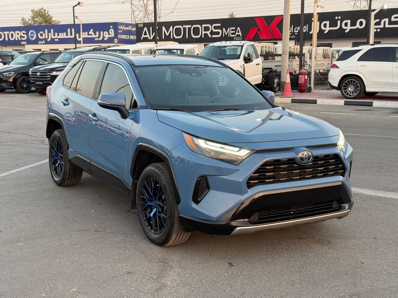 تويوتا راف ٤ XLE 2.5L