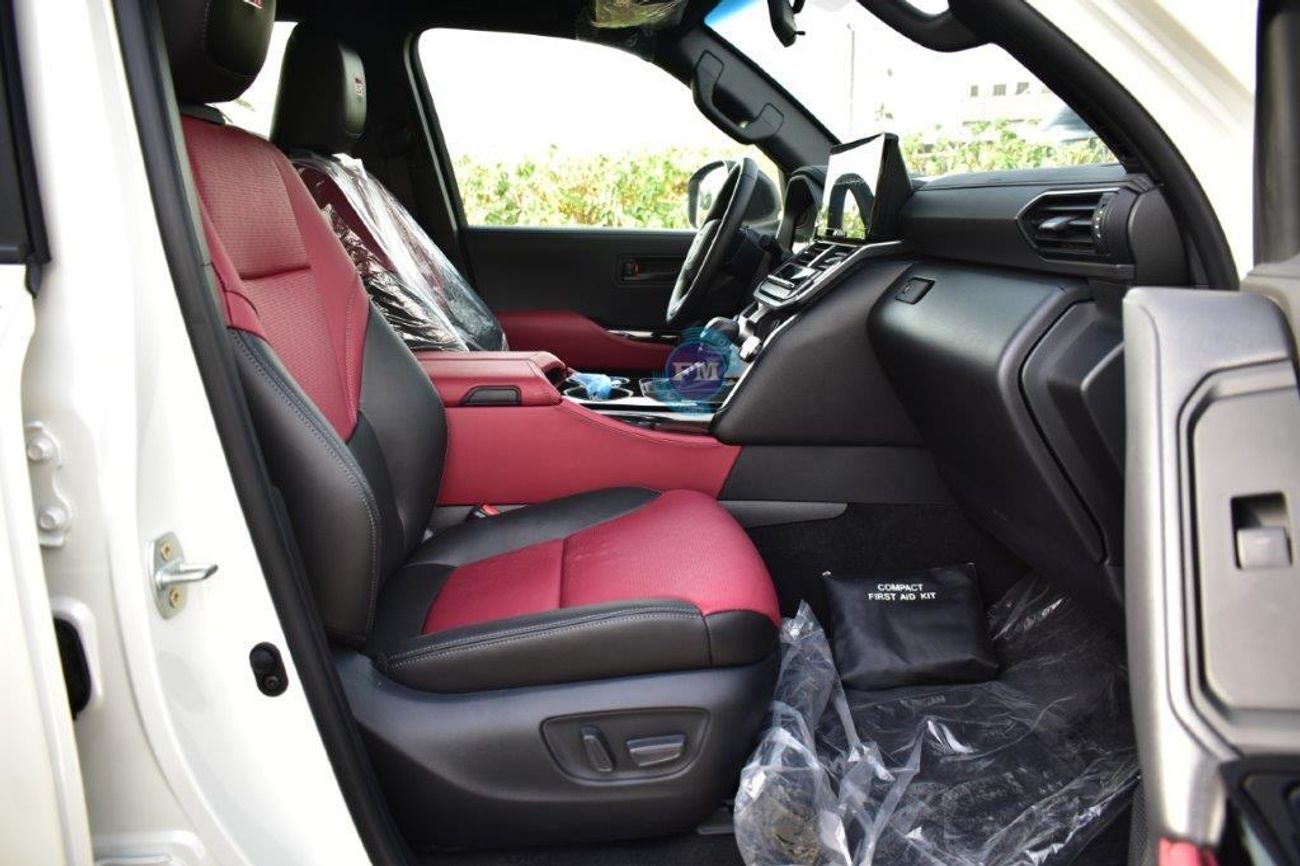 تويوتا لاند كروزر 300 GR Sport V6 4.0L Petrol Automatic