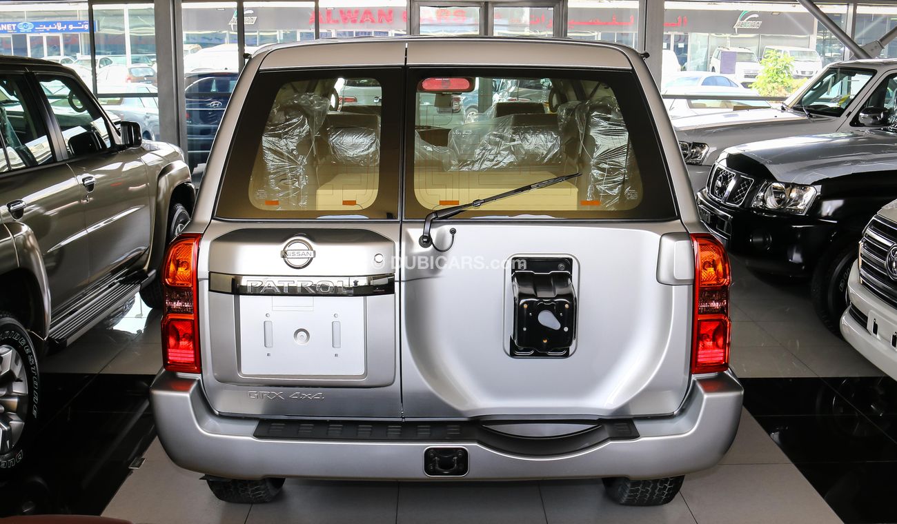 نيسان باترول سفاري GXR V6