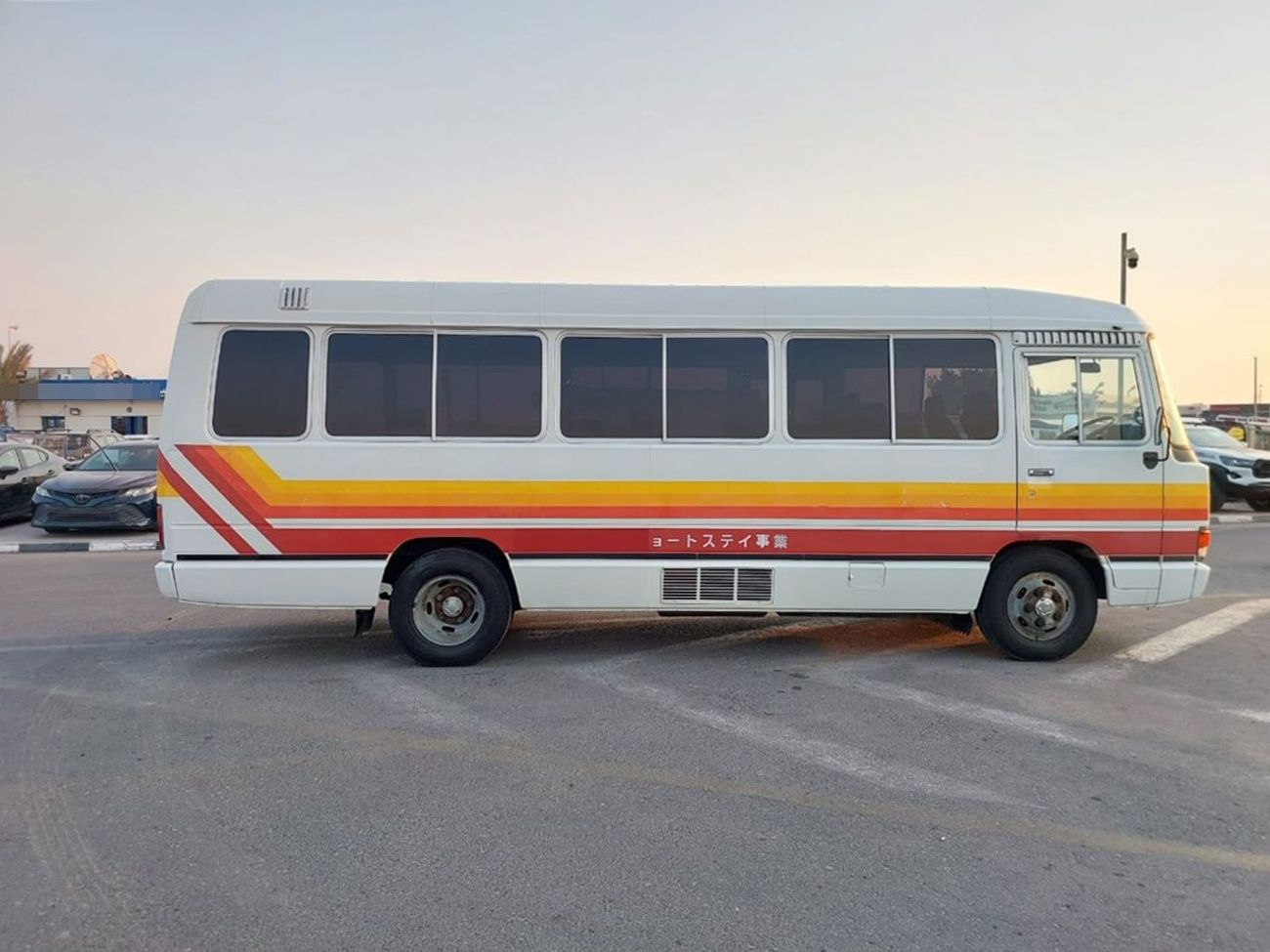 تويوتا كوستر TOYOTA COASTER BUS RHD 1992 MODEL 4.1 L DIESEL AUTOMATIC(PM04795)