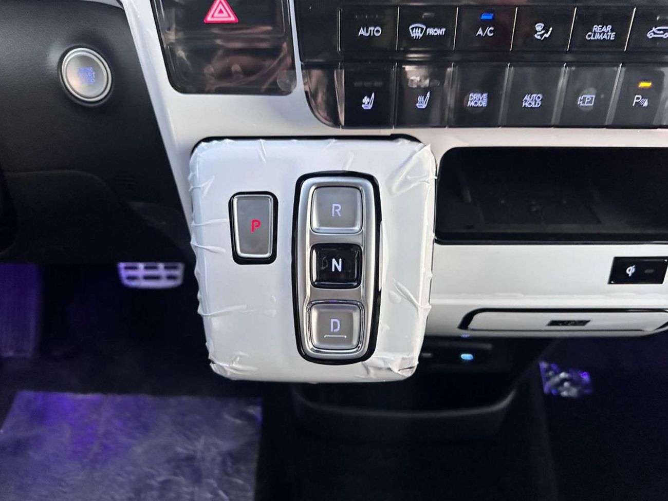 Hyundai Staria HYUNDAI STARIA 2.2L 4WD DIESEL MINIVAN 2025