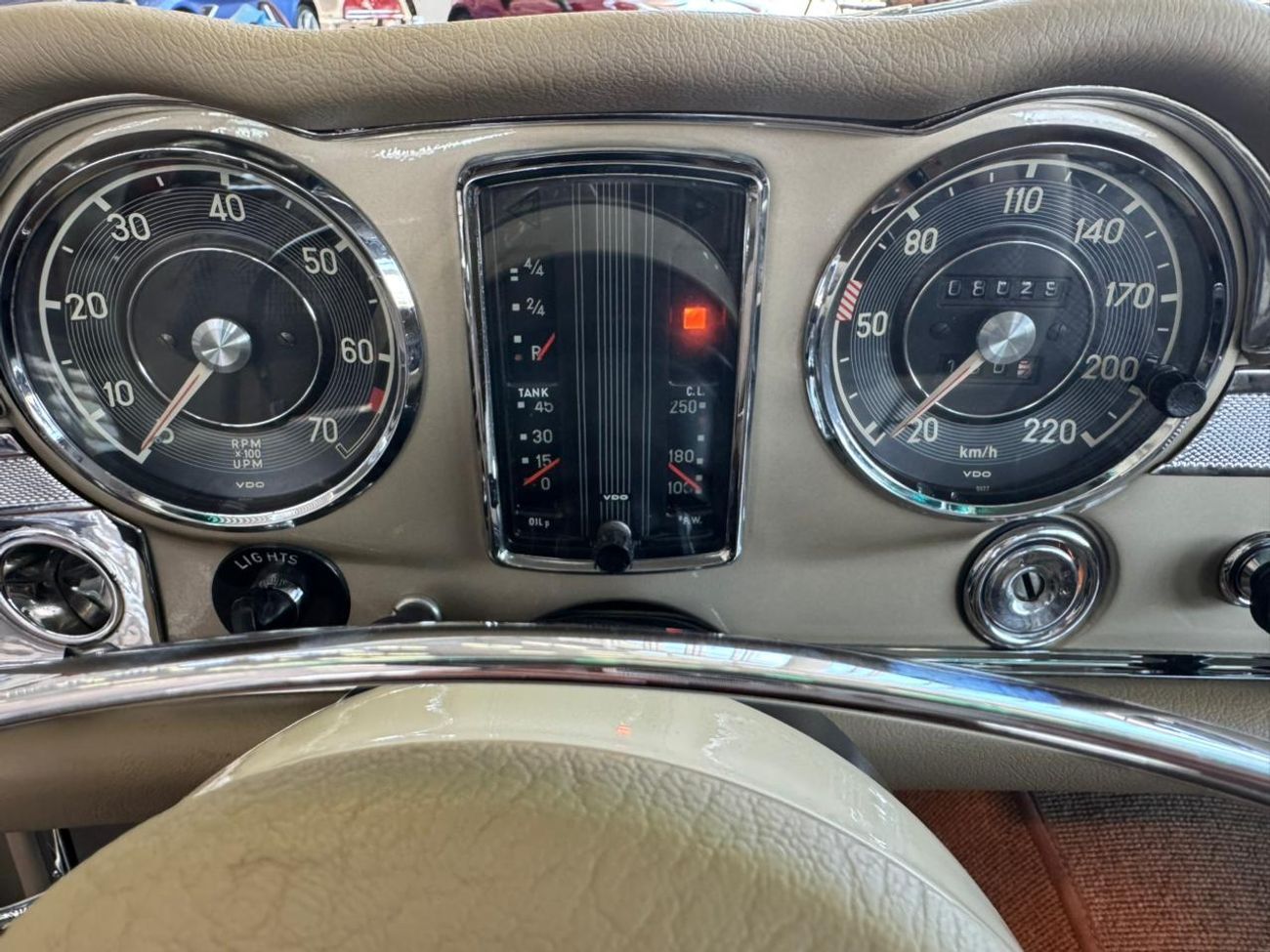 Mercedes Benz 280SL 