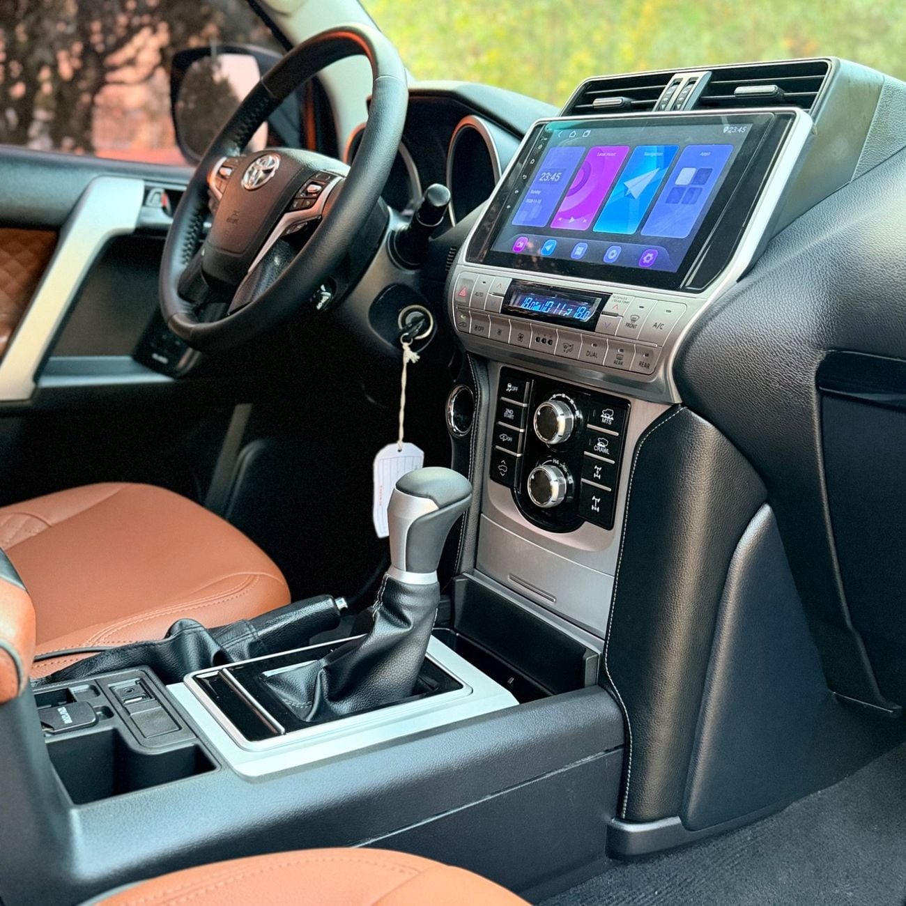 تويوتا لاند كروزر VXR محرك VXR V4 سعة 2.7 لتر بتصميم مُحسّن لعام 2023، تصميم خارجي وداخلي كامل المواصفات