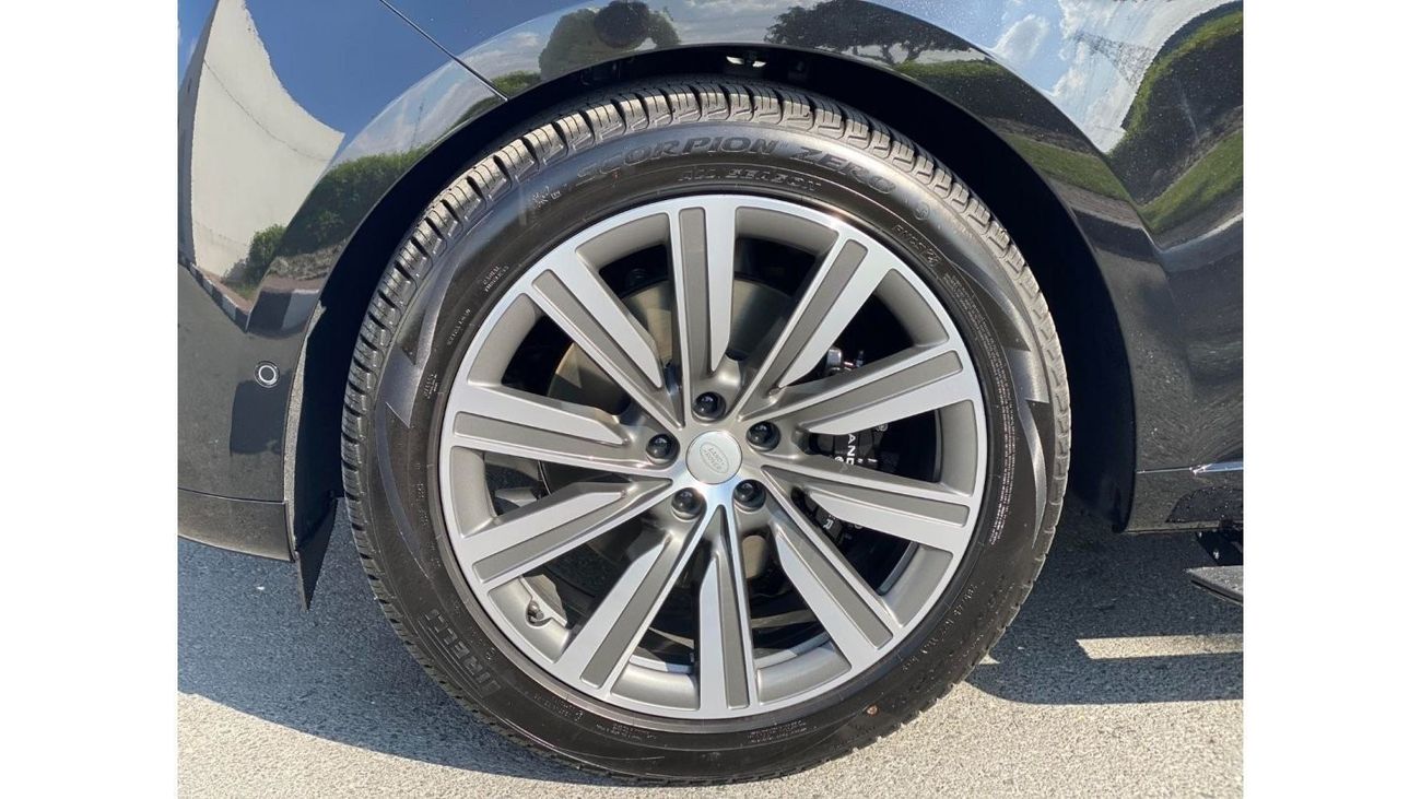 Land Rover Range Rover GCC SPEC UNDER WARRANTY AND SERVICE