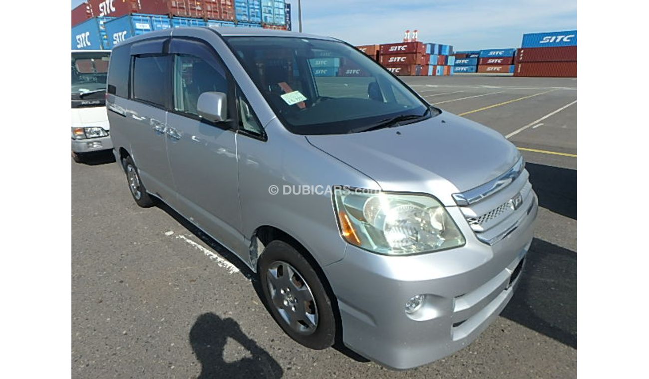 Toyota Noah Van Used RHD 2005/X LTD/AZR60G LOT # 562