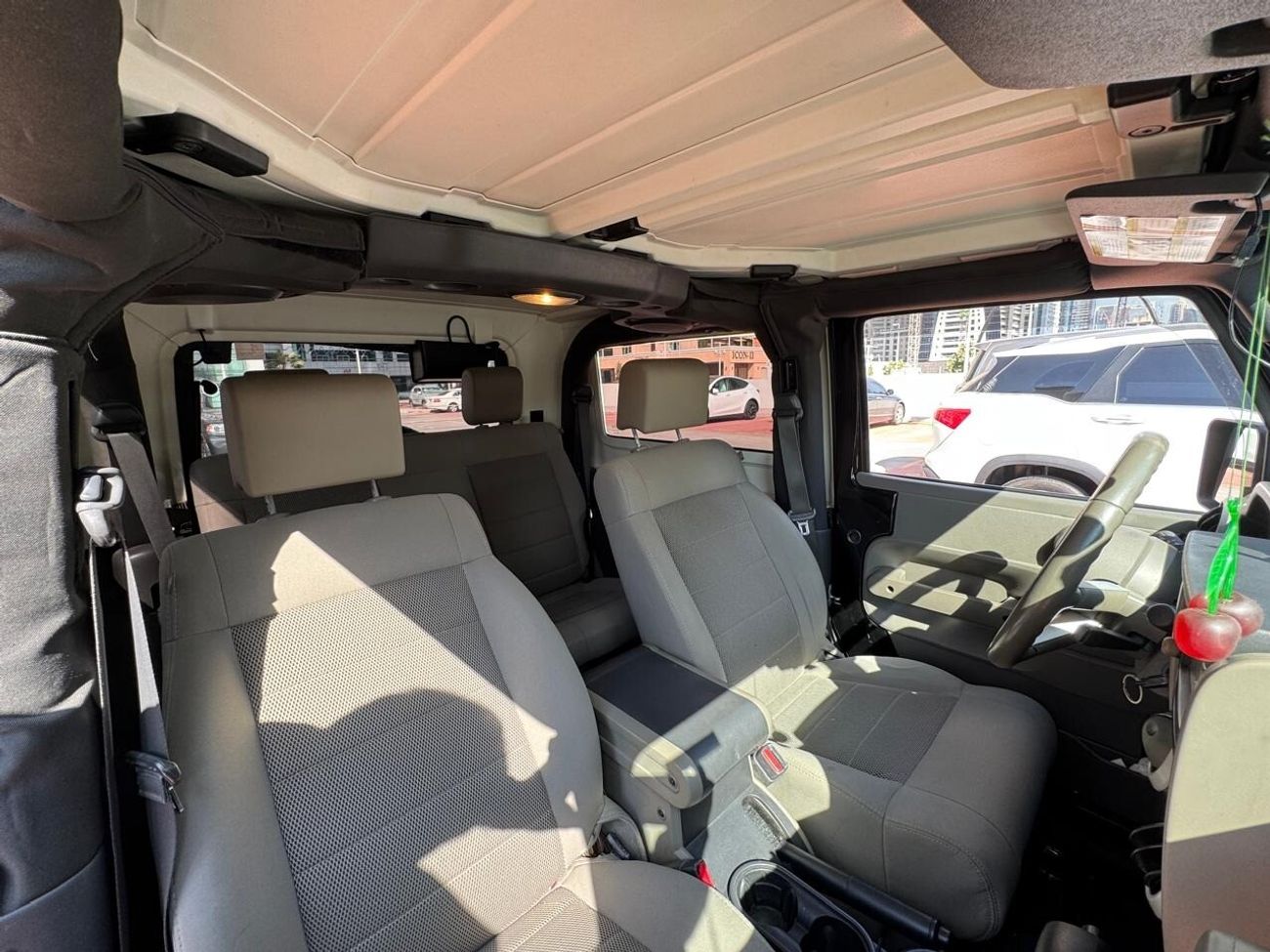 Jeep Wrangler Sahara 3.6L A/T