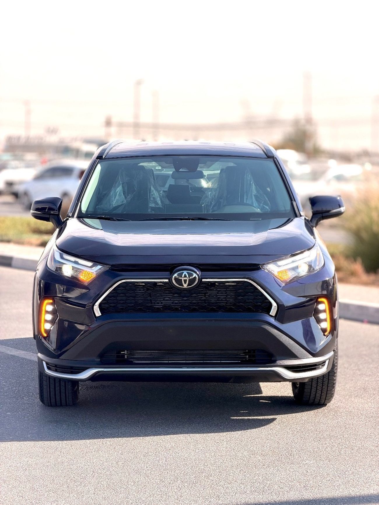 Toyota RAV4 XLE 2.5 L AWD leather seats, push start 2024