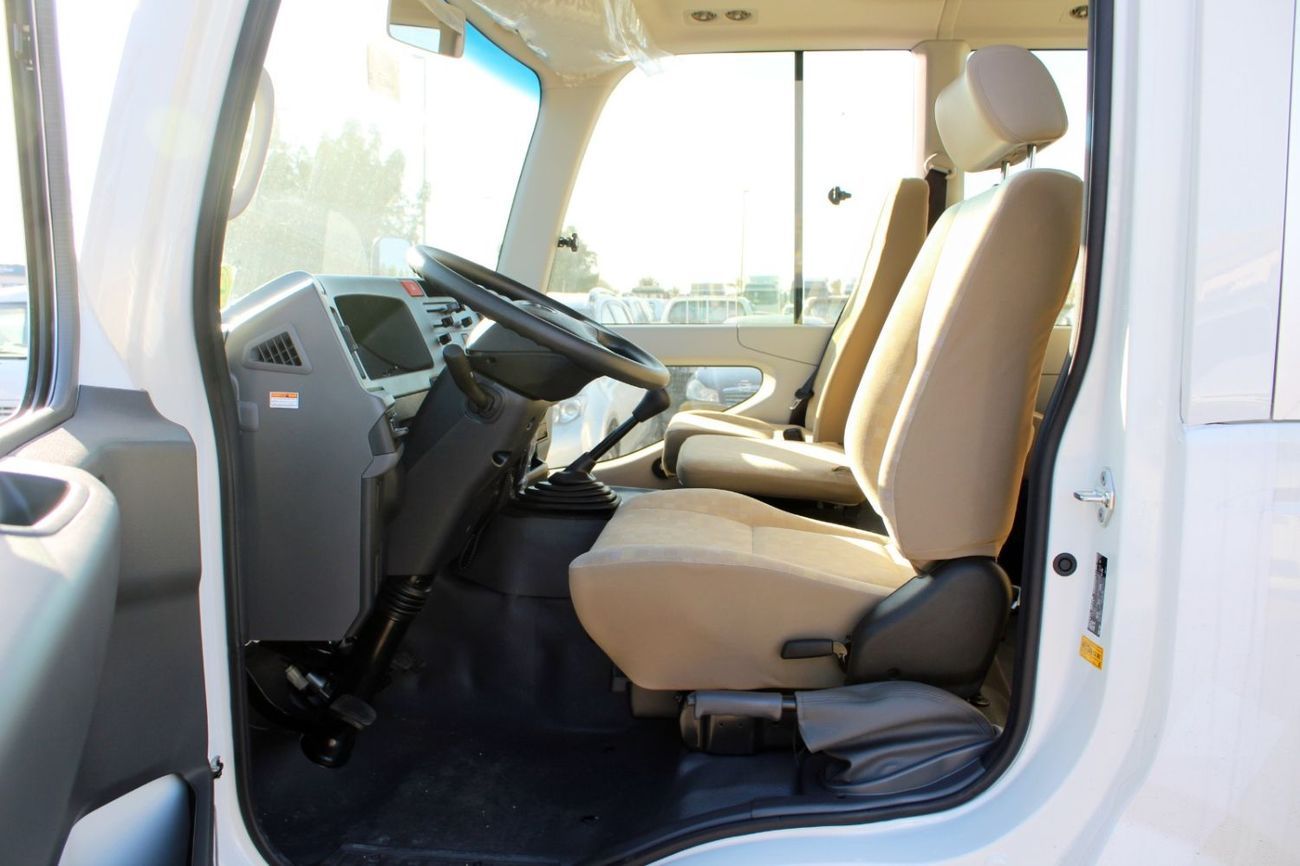 تويوتا كوستر 2026 Toyota Coaster High-Roof 30-Seater 4.2L 6-Cyl Diesel M/T RWD Export Only