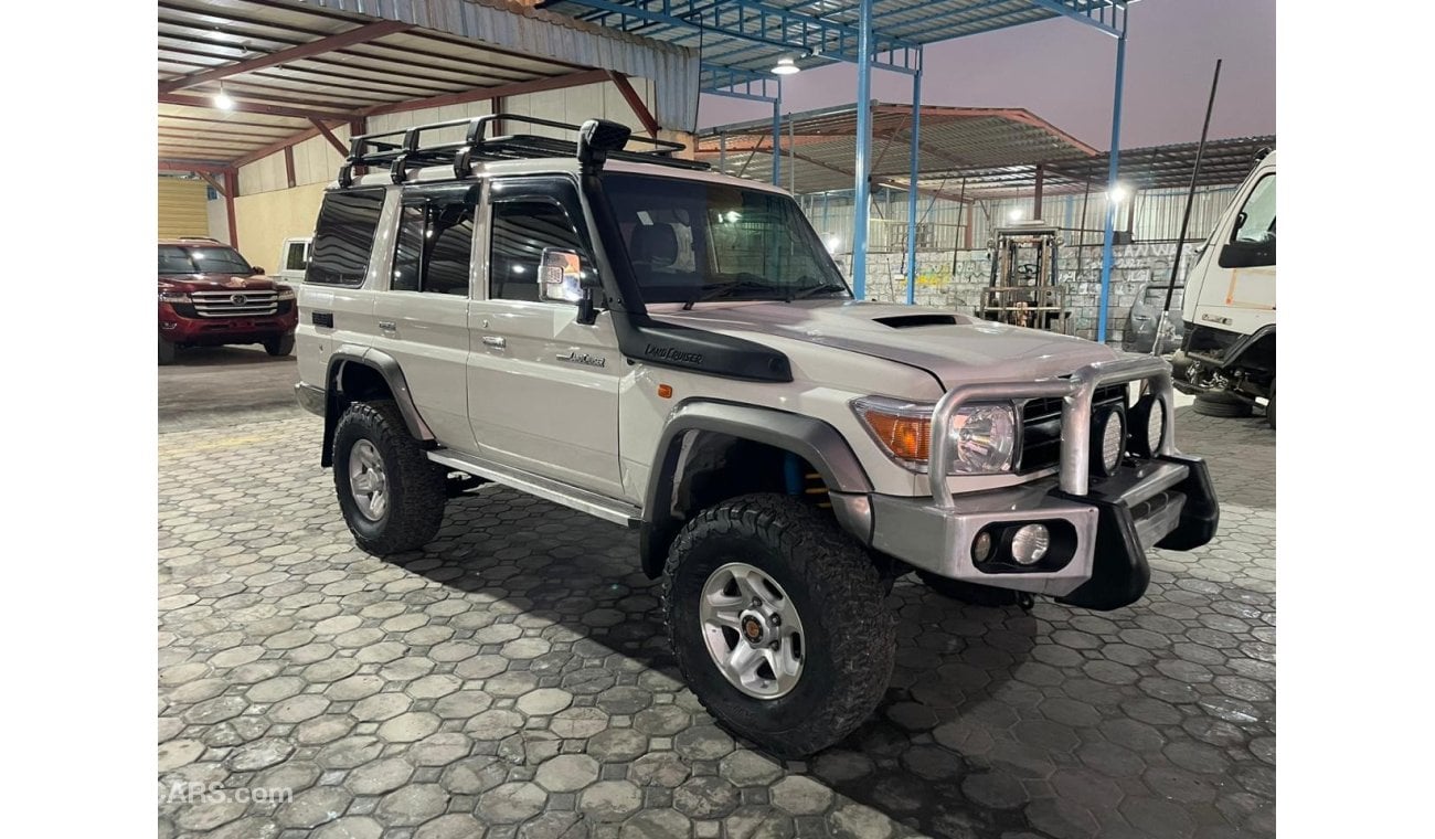 Toyota Land Cruiser Hard Top