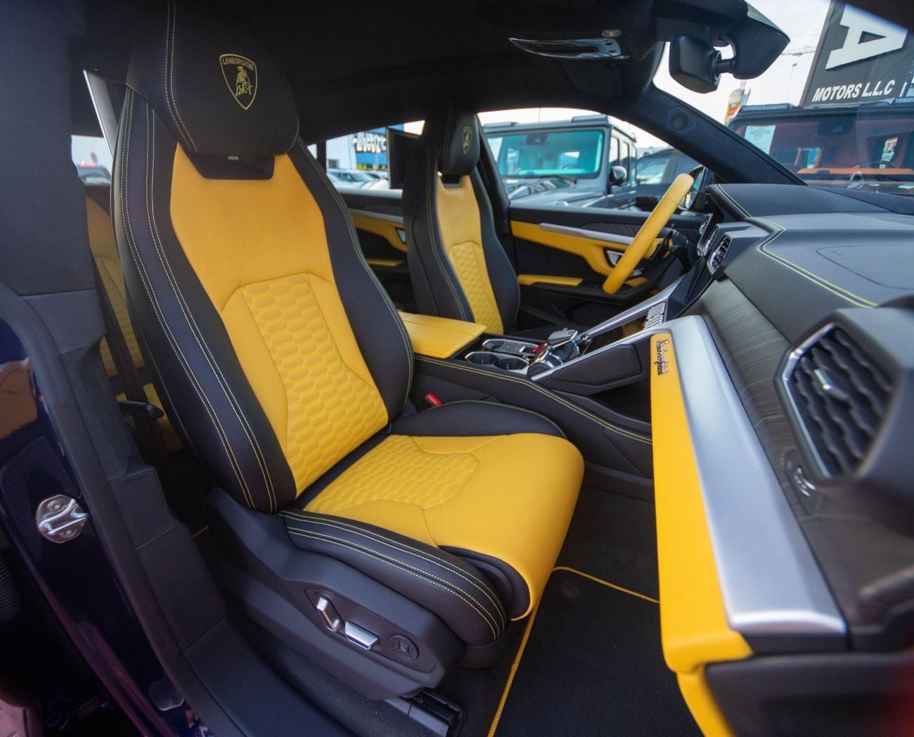 Lamborghini Urus STD 4.0T V8
