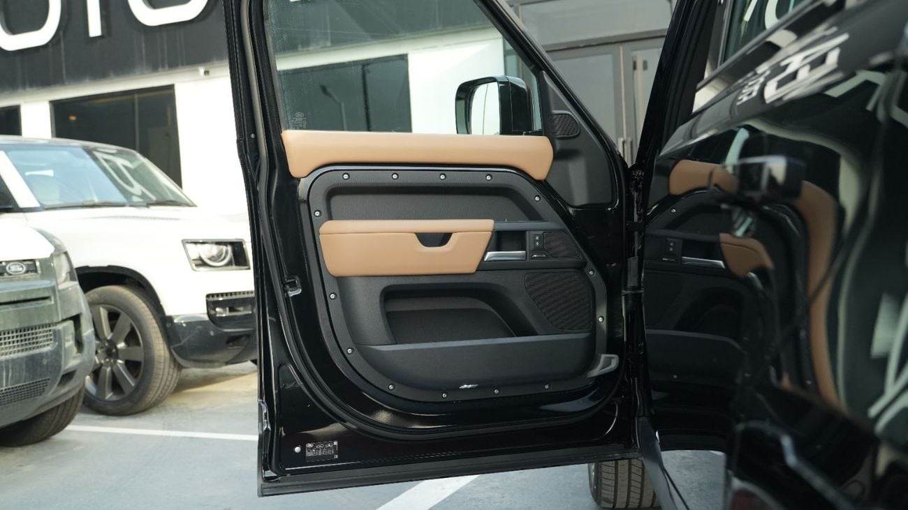 لاند روفر ديفندر P400 X-Dynamic HSE Black 2026MY Export Only