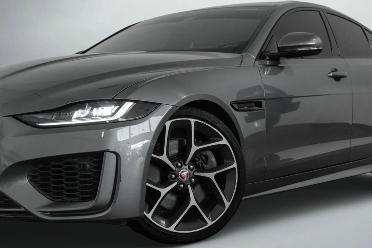 Jaguar XE R-Dynamic SE P300 R Dynamic / Jaguar Warranty & Extended Service Contract