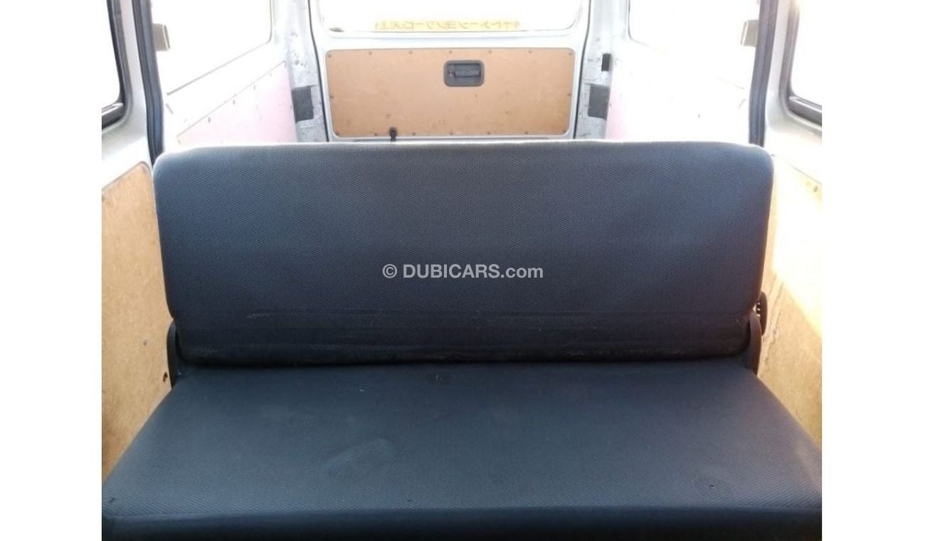 تويوتا هاياس TOYOTA HIACE VAN RIGHT HAND DRIVE (PM 891)