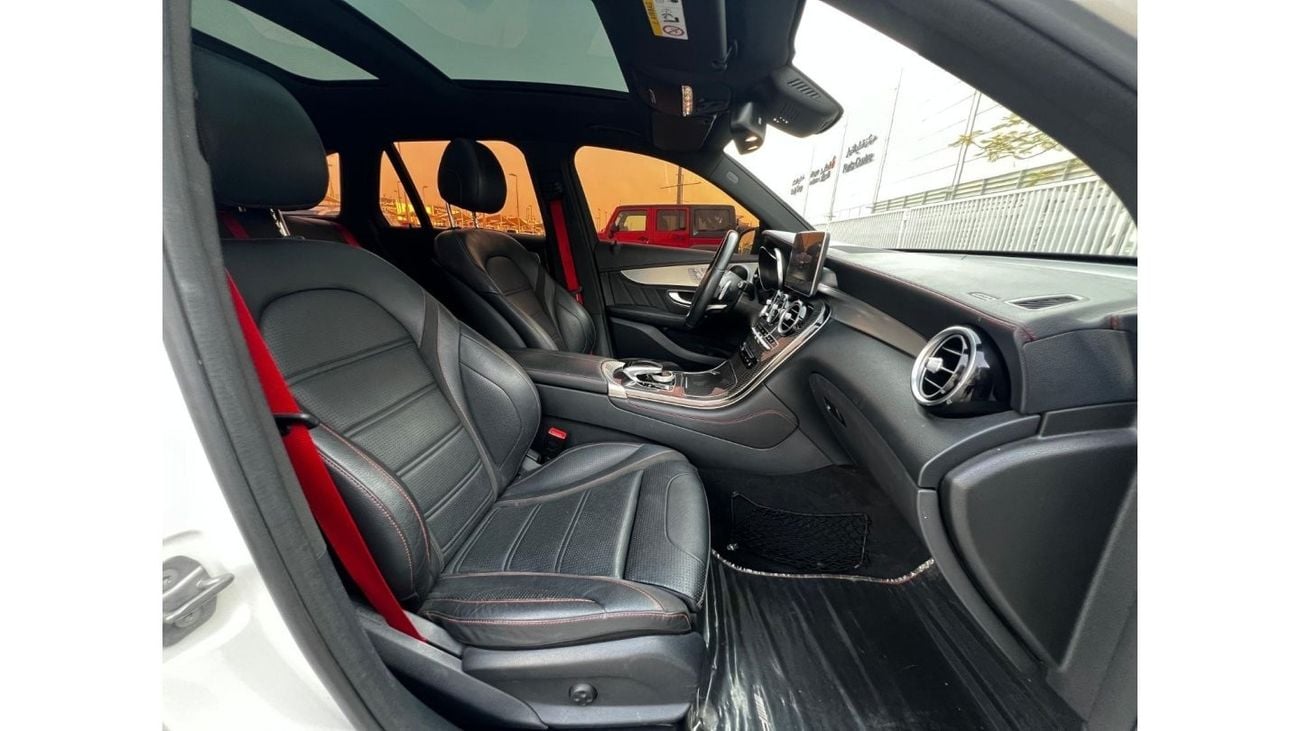 Mercedes-Benz GLC 43 MERCEDES GLC-43 GCC 2017 ORGINAL PAINT // ACCIDENT FREE // PERFECT CONDITION