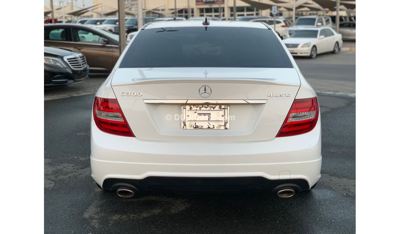 Mercedes-Benz C 300 Mercedes C300_2014_Excellent_Condihion