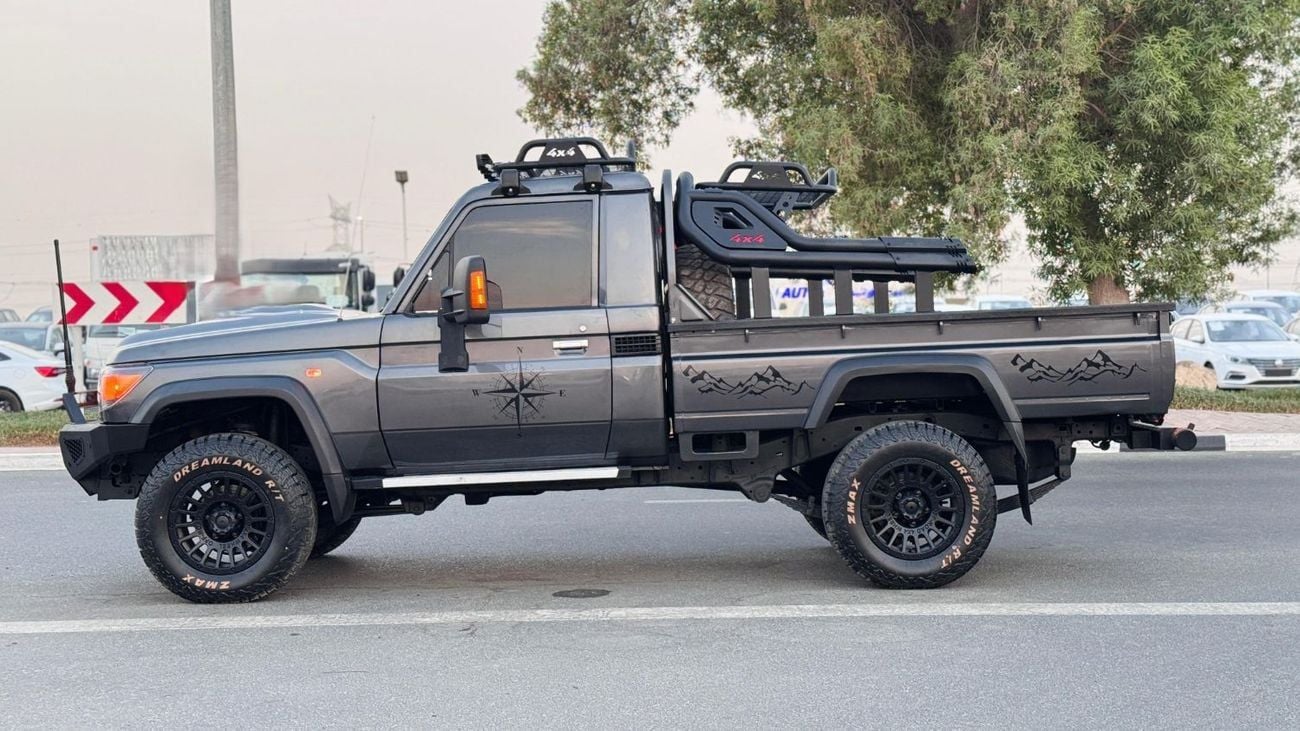 تويوتا لاند كروزر بيك آب -