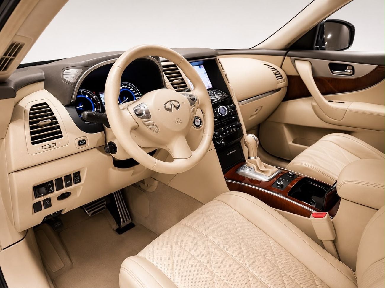 Infiniti QX70 EXCELLENCE