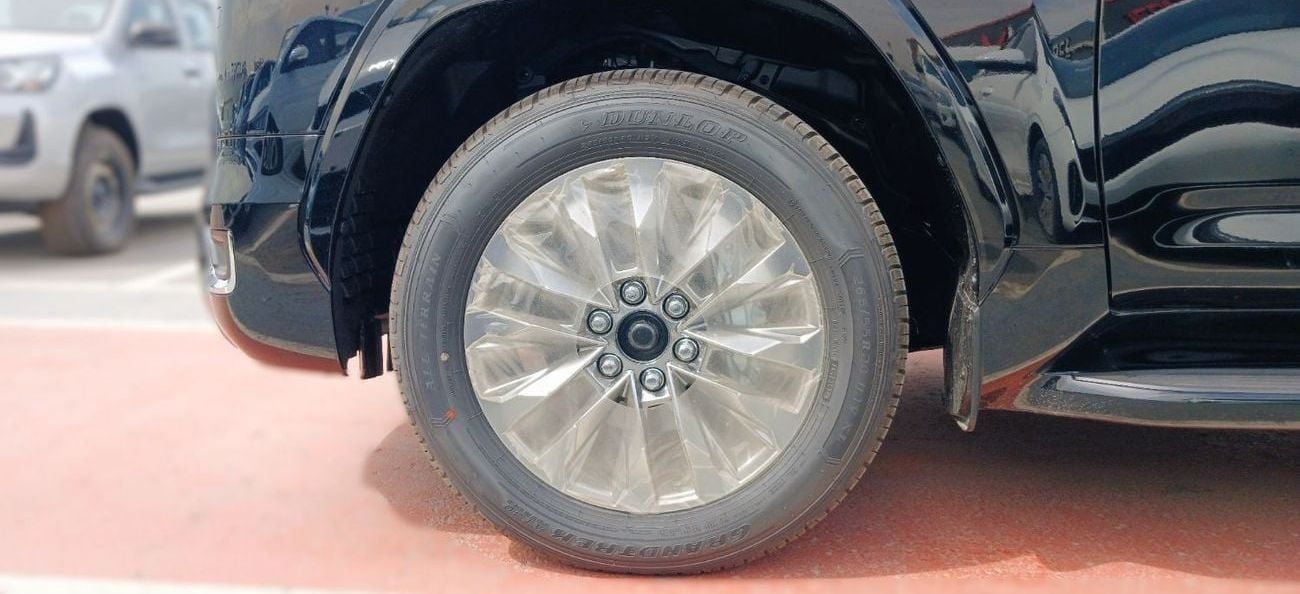 تويوتا لاند كروزر Toyota Land Cruiser 300 VXR 3.5L Petrol TT 2024YM
