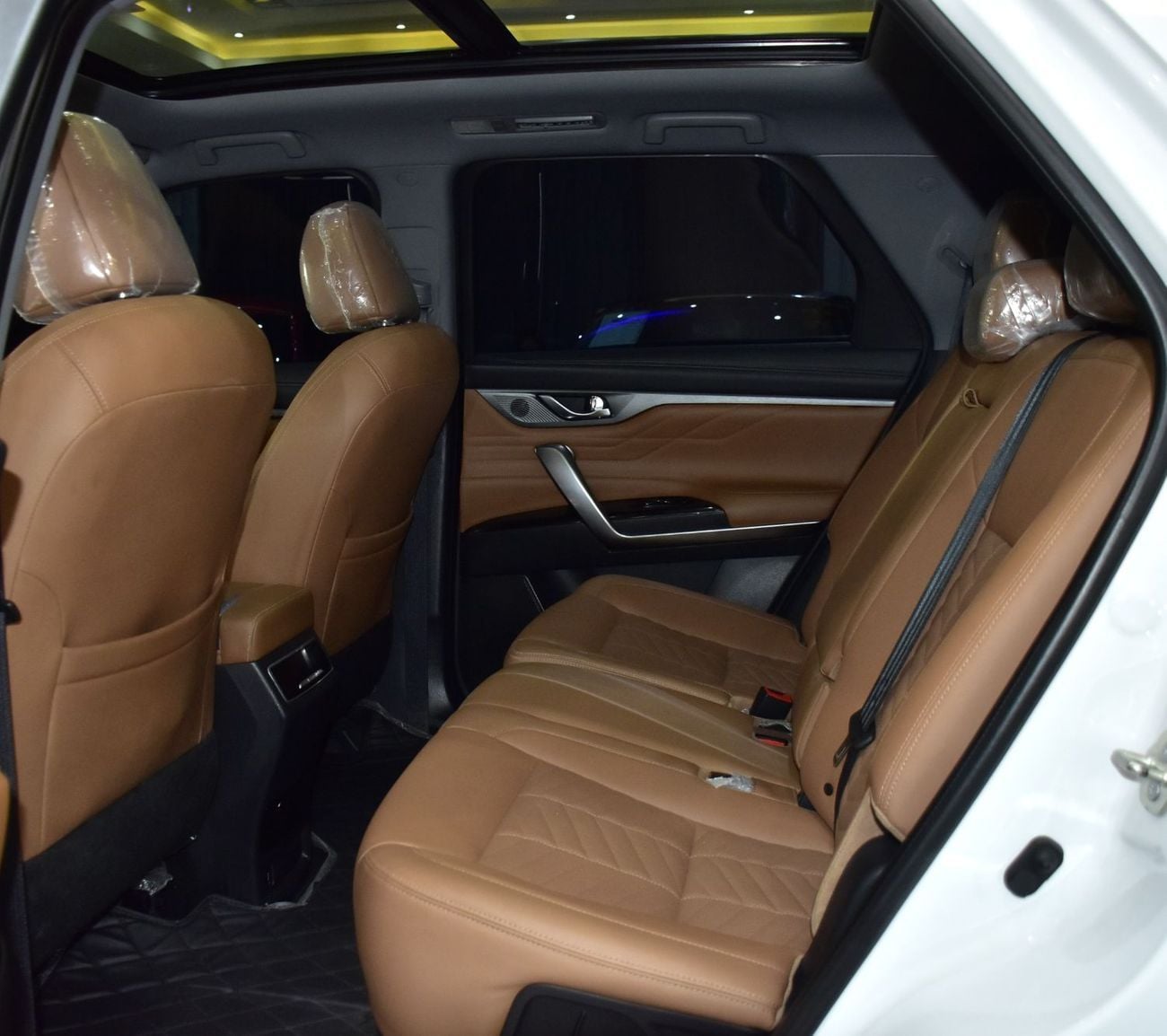 تشنجان CS95 EXCELLENT DEAL for our Changan CS95 4WD ( 2025 Model ) in White Color GCC Specs