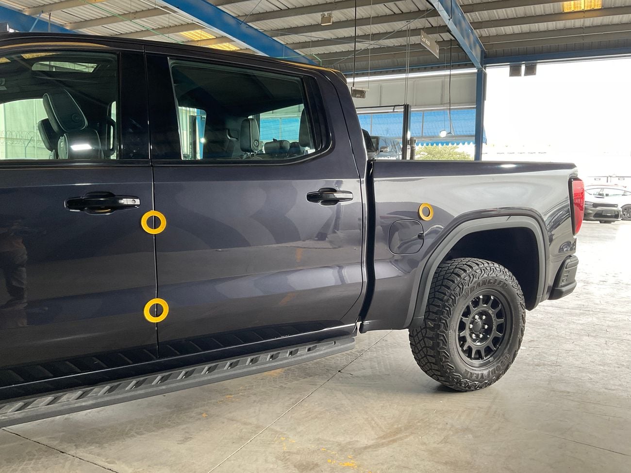جي أم سي سييرا 6.2 4WD CC AT4X SR BED ADAP SV 18 BLK | شامل الضمان | 0 ﺪﻔﻋﺓ ﺃﻮﻟﻯ