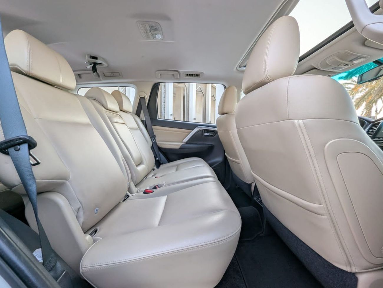 ميتسوبيشي مونتيرو سبورت Mitsubishi Montero sport 2022 LHD white colour